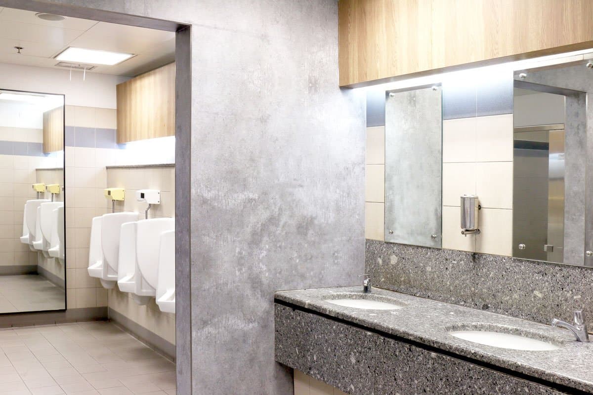 Commercial plumbing pipe installation